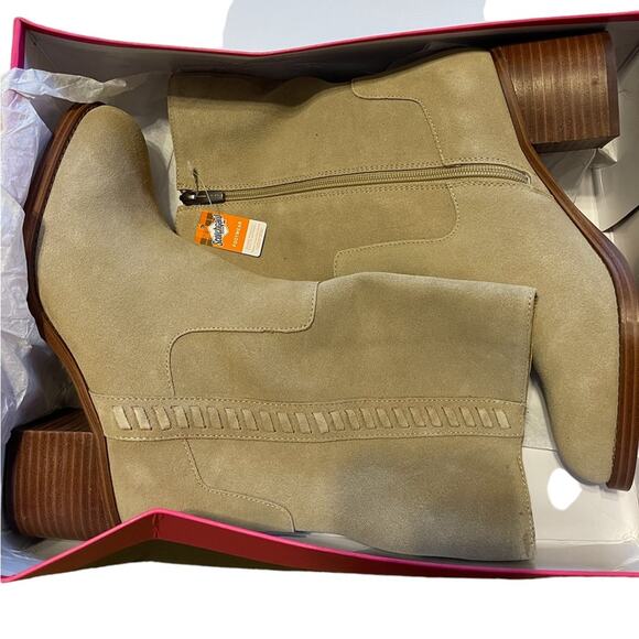 Vince Camuto Water-Repellent Mid-Shaft Suede Boots Zelcinna Tortilla 9 WIDE NIB - Picture 5 of 10